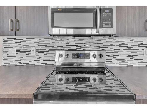 314 Auburn Crest Way Se, Calgary, AB - Indoor Photo Showing Kitchen