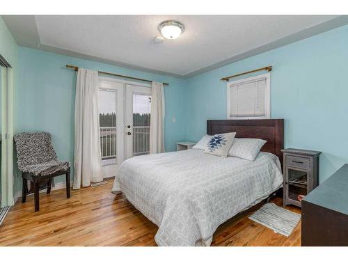 7-29327 Range Road 52, Rural Mountain View County, AB - Indoor Photo Showing Bedroom