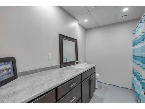 7-29327 Range Road 52, Rural Mountain View County, AB - Indoor Photo Showing Bathroom