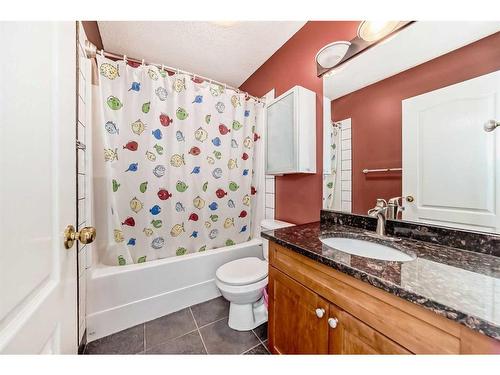 70 Country Hills Gardens Nw, Calgary, AB - Indoor Photo Showing Bathroom