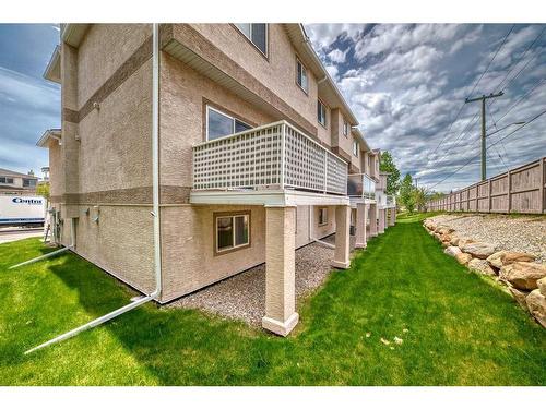 70 Country Hills Gardens Nw, Calgary, AB - Outdoor With Exterior