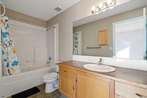 60 Rockyspring Grove Nw, Calgary, AB - Indoor Photo Showing Bathroom