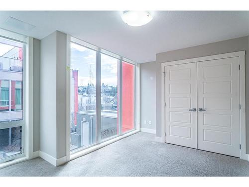 210-2717 17 Street Sw, Calgary, AB - Indoor Photo Showing Other Room