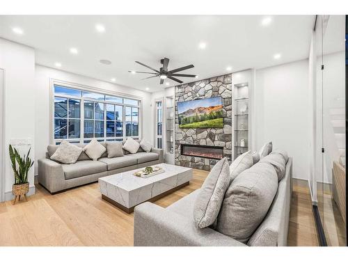 1473 Coopers Landing Sw, Airdrie, AB - Indoor Photo Showing Living Room