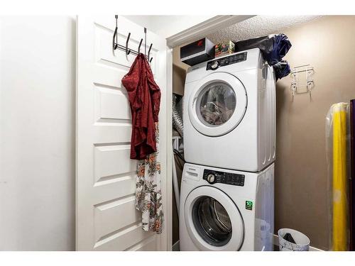 250 Covecreek Circle Ne, Calgary, AB - Indoor Photo Showing Laundry Room
