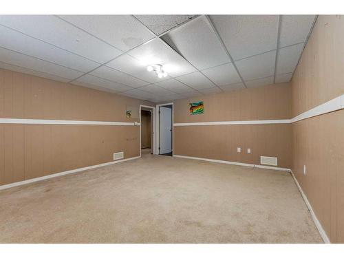 6815 5 Street Sw, Calgary, AB - Indoor Photo Showing Other Room