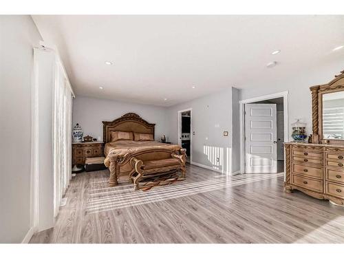 6408 Elbow Drive, Calgary, AB - Indoor Photo Showing Bedroom
