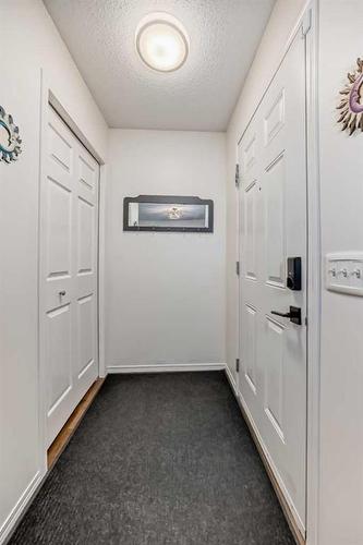 233 Eversyde Boulevard Sw, Calgary, AB - Indoor Photo Showing Other Room