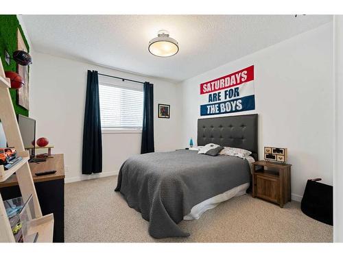 29 Aspen Summit Circle Sw, Calgary, AB - Indoor Photo Showing Bedroom