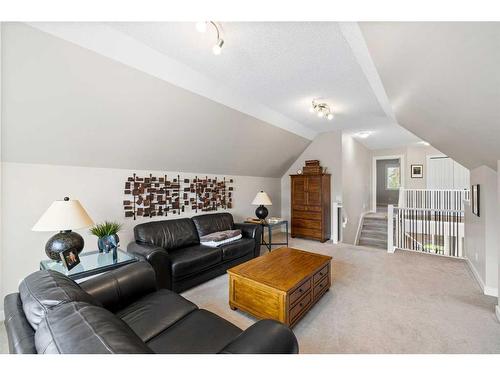 151 Tuscany Estates Close Nw, Calgary, AB - Indoor Photo Showing Living Room