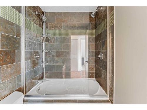 3 Shawmeadows Crescent Sw, Calgary, AB - Indoor Photo Showing Bathroom