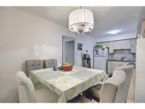 3917 29 Avenue Se, Calgary, AB - Indoor Photo Showing Dining Room