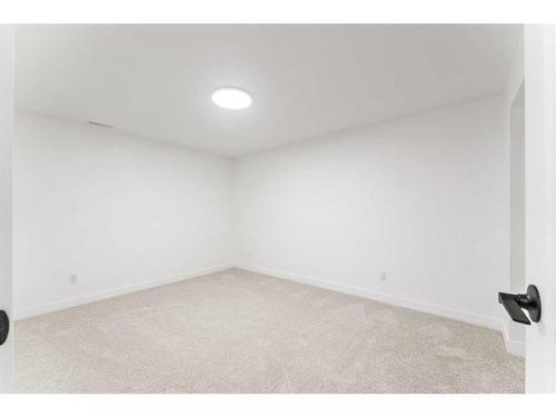 120 Oakcliffe Place Sw, Calgary, AB - Indoor Photo Showing Other Room