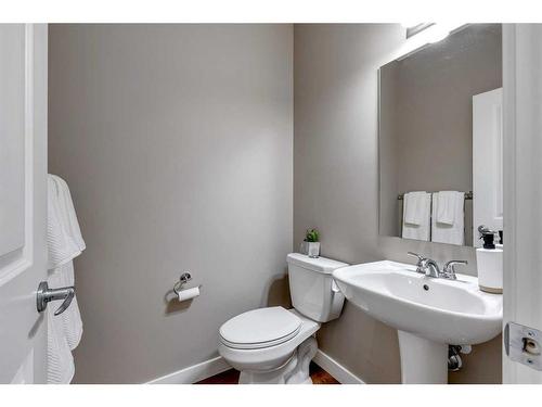 101 Legacy Green Se, Calgary, AB - Indoor Photo Showing Bathroom