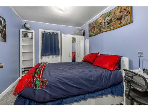 240037 Range Road 31, Rural Rocky View County, AB - Indoor Photo Showing Bedroom