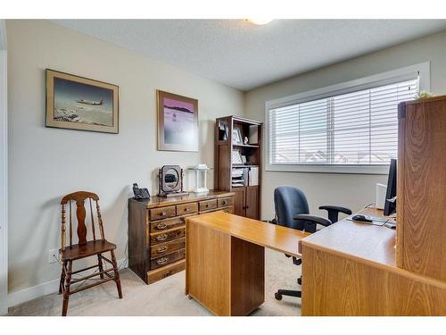 5006-2370 Bayside Road Sw, Airdrie, AB - Indoor Photo Showing Office