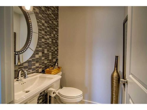 505 Lakeside Greens Place, Chestermere, AB - Indoor Photo Showing Bathroom