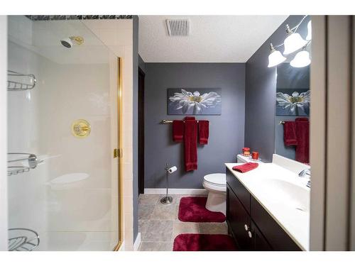 505 Lakeside Greens Place, Chestermere, AB - Indoor Photo Showing Bathroom