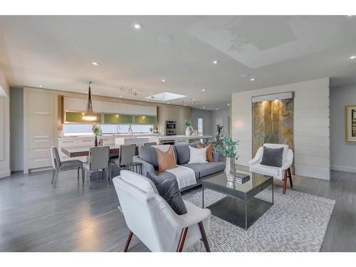 7 Cathedral Road Nw, Calgary, AB - Indoor Photo Showing Living Room