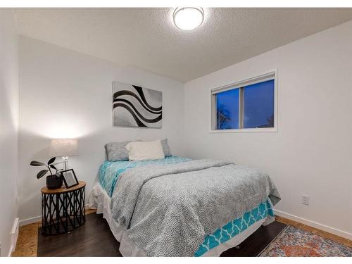 16283 10 Street Sw, Calgary, AB - Indoor Photo Showing Bedroom