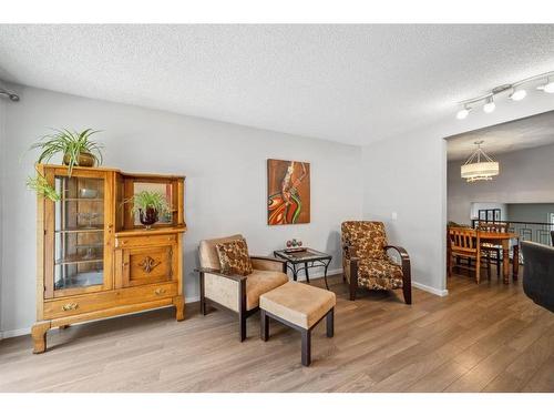 56 Hawkville Place Nw, Calgary, AB - Indoor
