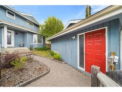56 Hawkville Place NW Calgary, AB T3G 2G9