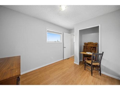 56 Hawkville Place Nw, Calgary, AB - Indoor Photo Showing Other Room