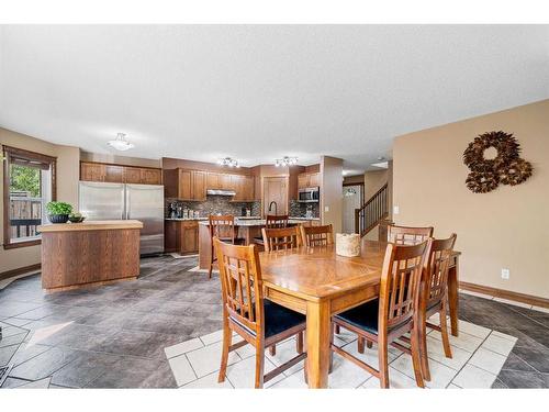 112 Hidden Ranch Close Nw, Calgary, AB - Indoor Photo Showing Dining Room
