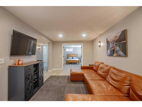 54 Warwick Drive Sw, Calgary, AB - Indoor Photo Showing Living Room