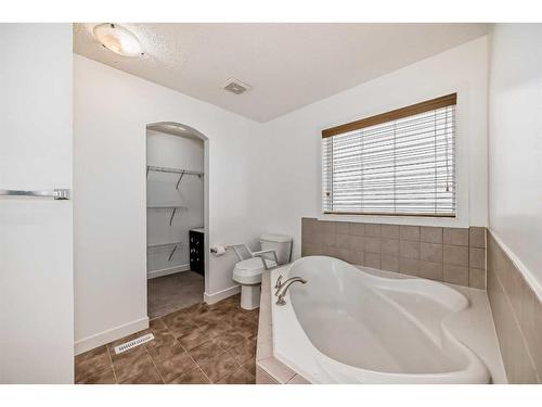 70 Panamount Villas Nw, Calgary, AB - Indoor Photo Showing Bathroom