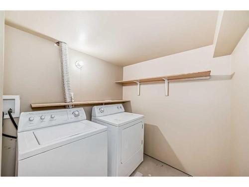 70 Panamount Villas Nw, Calgary, AB - Indoor Photo Showing Laundry Room