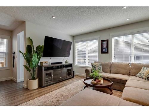 332 Cranberry Circle Se, Calgary, AB - Indoor Photo Showing Living Room