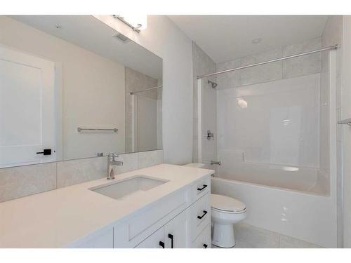8206-1802 Mahogany Boulevard Se, Calgary, AB - Indoor Photo Showing Bathroom