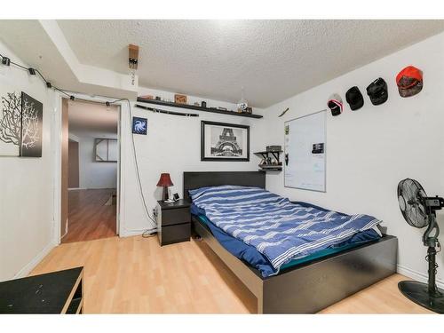 37 Midridge Green Se, Calgary, AB - Indoor Photo Showing Bedroom