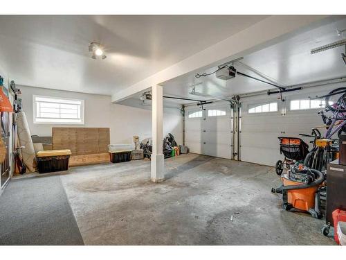 1023 Canford Place Sw, Calgary, AB - Indoor Photo Showing Garage