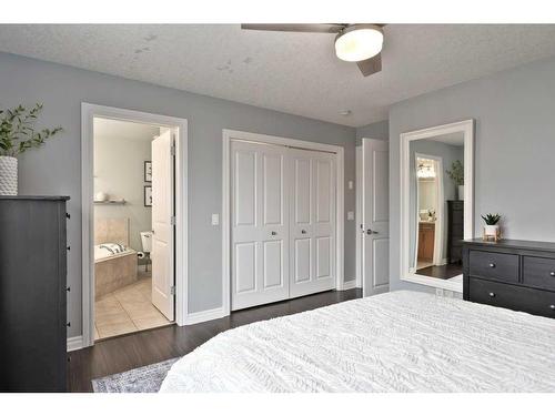 8009 Cougar Ridge Avenue Sw, Calgary, AB - Indoor Photo Showing Bedroom