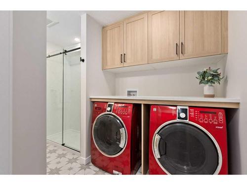 8009 Cougar Ridge Avenue Sw, Calgary, AB - Indoor Photo Showing Laundry Room