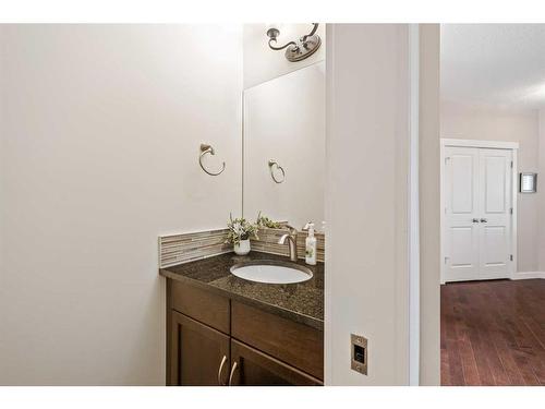 41 Sherwood Road Nw, Calgary, AB - Indoor Photo Showing Bathroom