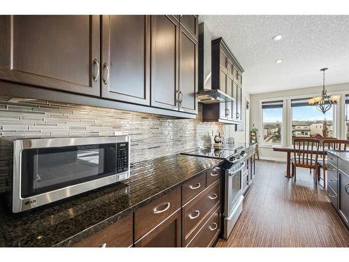41 Sherwood Road Nw, Calgary, AB - Indoor Photo Showing Kitchen With Upgraded Kitchen