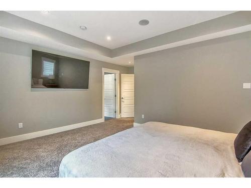 131 Evansview Road Nw, Calgary, AB - Indoor Photo Showing Bedroom