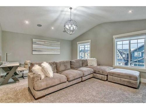 131 Evansview Road Nw, Calgary, AB - Indoor Photo Showing Living Room