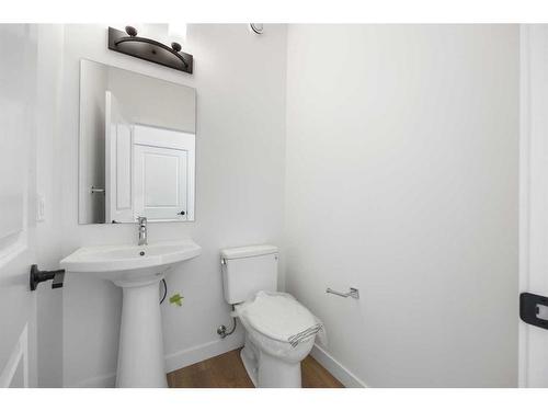 107 Heirloom Drive Se, Calgary, AB - Indoor Photo Showing Bathroom