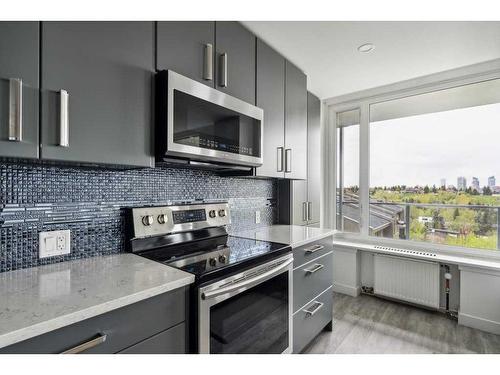409-3204 Rideau Place Sw, Calgary, AB - Indoor Photo Showing Kitchen With Stainless Steel Kitchen With Upgraded Kitchen