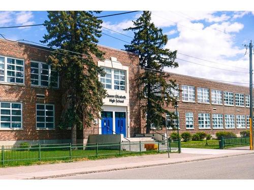 1910 Broadview Road Nw, Calgary, AB - Outdoor With Facade