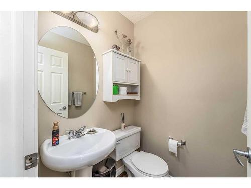 130 Evansmeade Close Nw, Calgary, AB - Indoor Photo Showing Bathroom