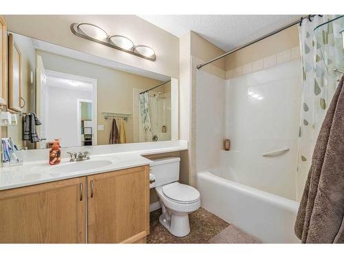 130 Evansmeade Close Nw, Calgary, AB - Indoor Photo Showing Bathroom