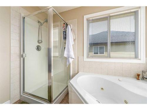 130 Evansmeade Close Nw, Calgary, AB - Indoor Photo Showing Bathroom