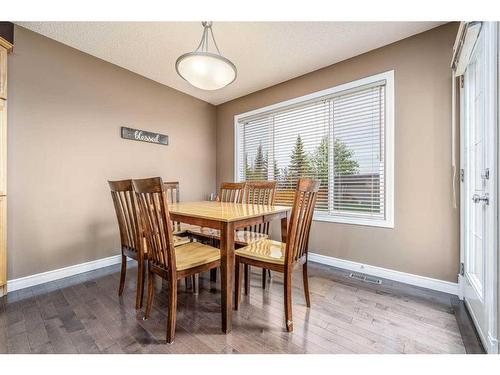 130 Evansmeade Close Nw, Calgary, AB - Indoor Photo Showing Dining Room