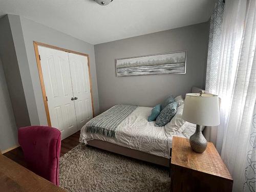 160 Somerglen Common Sw, Calgary, AB - Indoor Photo Showing Bedroom