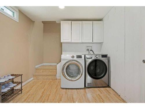 5028 Marlborough Drive Ne, Calgary, AB - Indoor Photo Showing Laundry Room